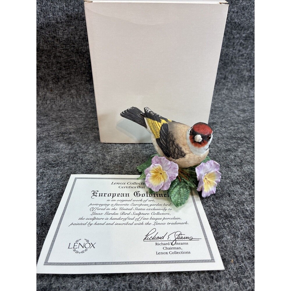 Lenox European Goldfinch Fine Porcelain Garden Bird Sculpture Collection COA Box